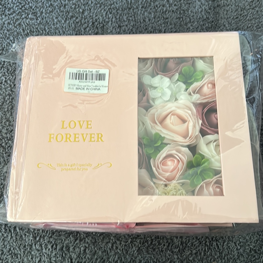 Love Forever Gift Set - Picture 2 of 4